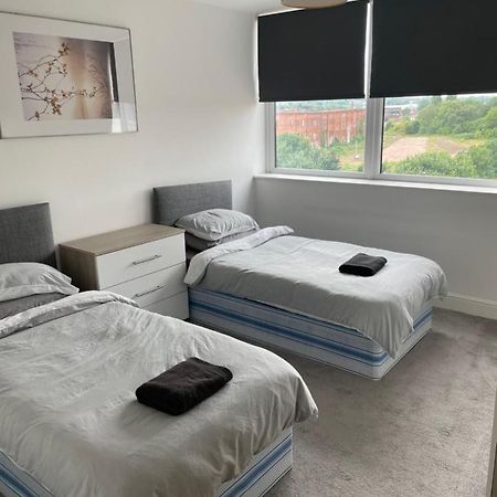#0611 Two Bedroom Serviced Apartment - Free Parking Derby Extérieur photo