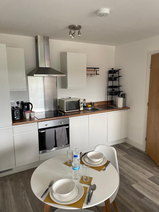 #0611 Two Bedroom Serviced Apartment - Free Parking Derby Extérieur photo