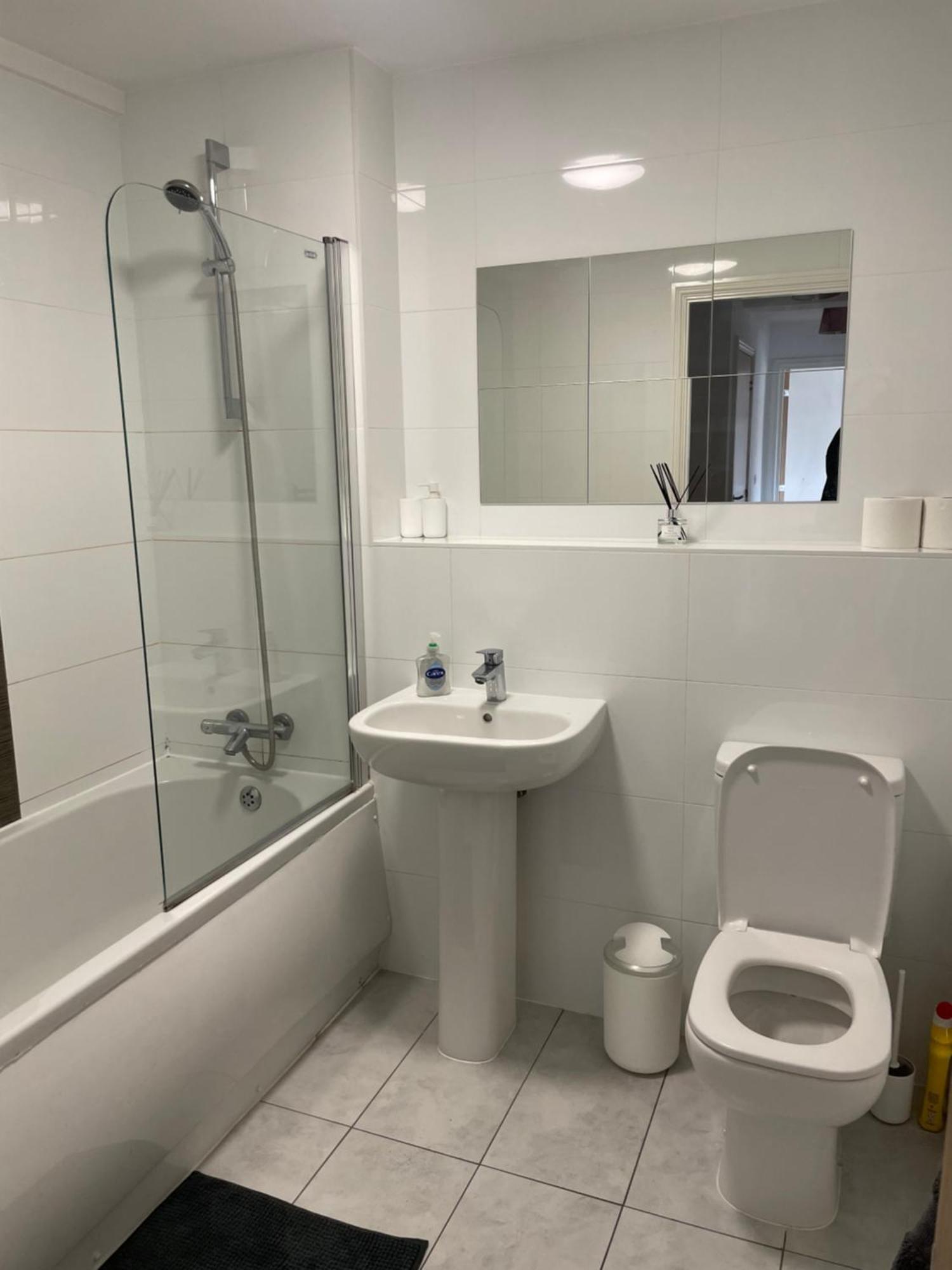 #0611 Two Bedroom Serviced Apartment - Free Parking Derby Extérieur photo
